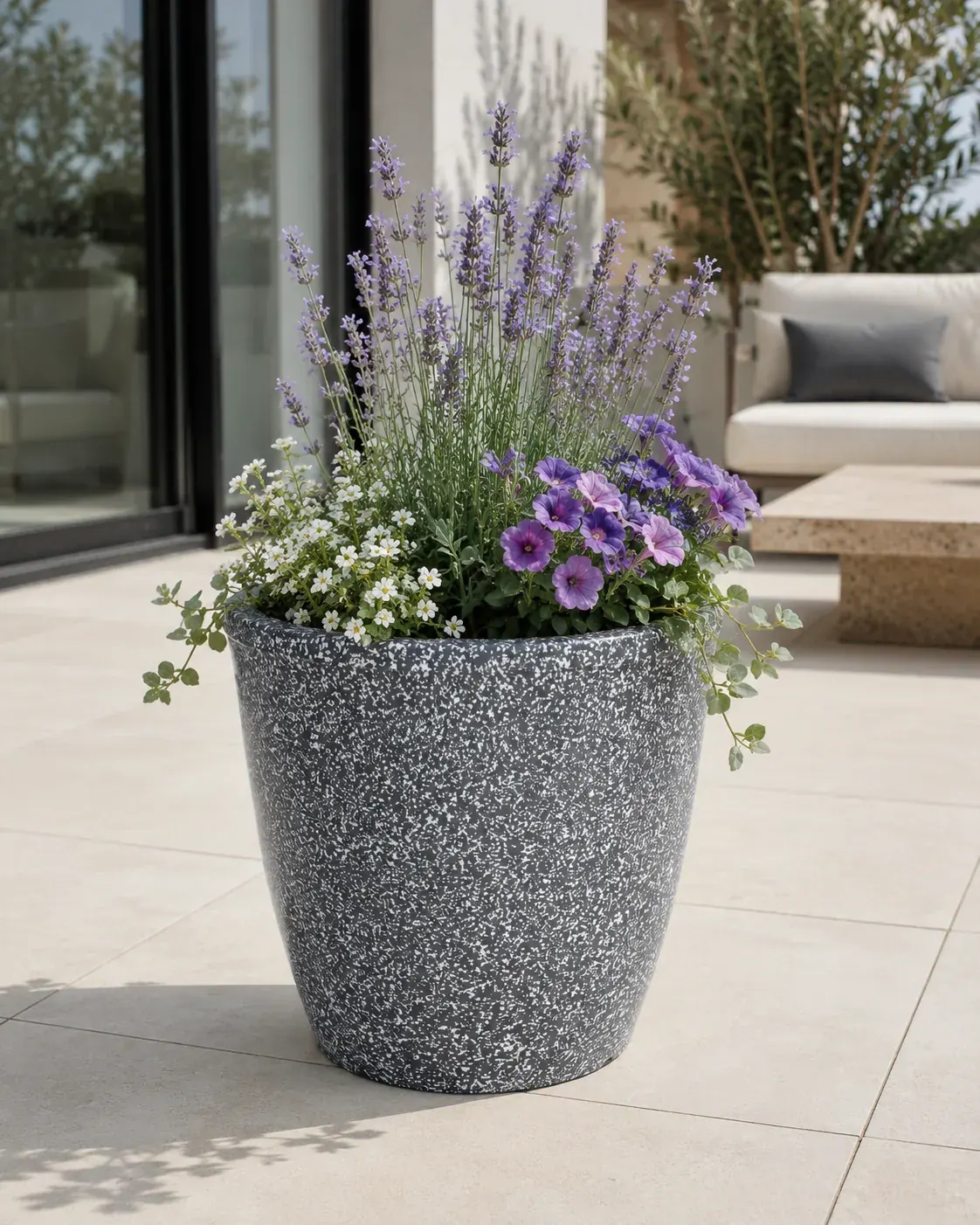 Fahari Short Cone planter
